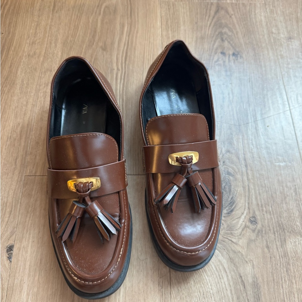 Zara Womens Brown Tassel Loafers